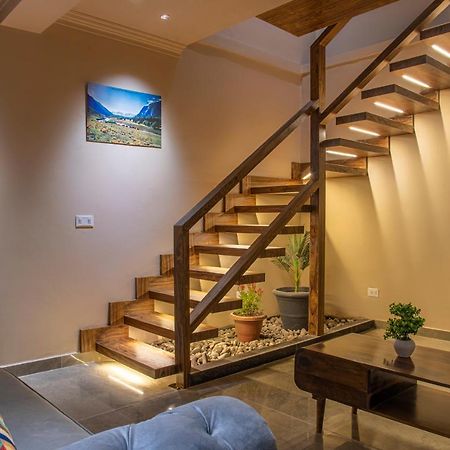 Hillcrest Heights Bed & Breakfast Kasauli Bagian luar foto