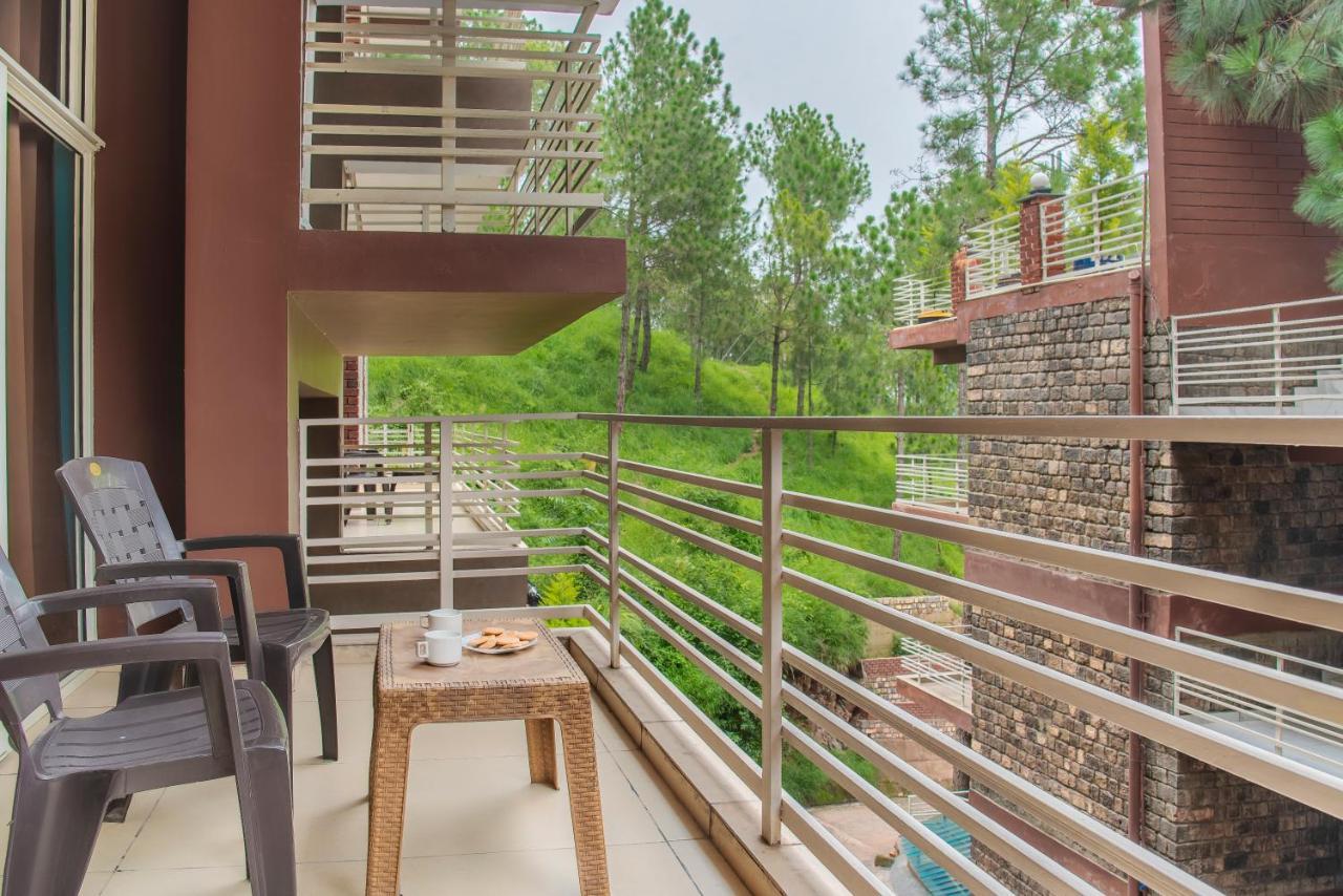 Hillcrest Heights Bed & Breakfast Kasauli Bagian luar foto