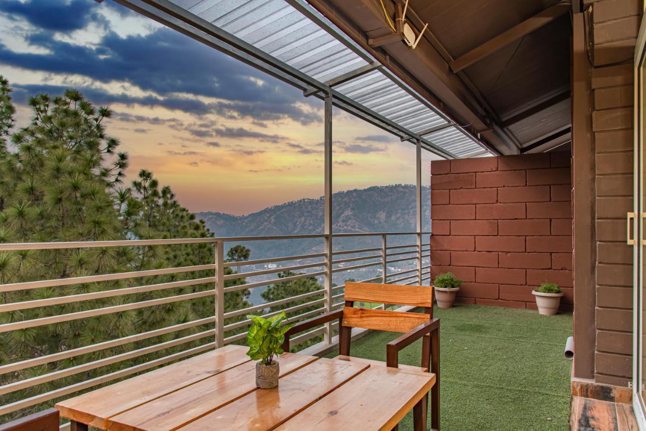 Hillcrest Heights Bed & Breakfast Kasauli Bagian luar foto